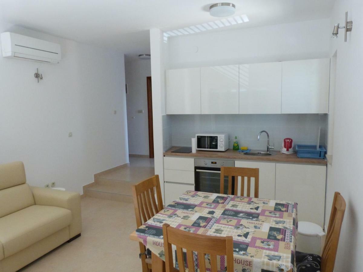 Maria Apartments Starigrad Paklenica Exterior photo